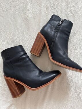 Sol Sana Booties